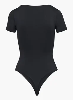 Babaton Contour V-neck Shortsleeve Bodysuit 16 Babaton Contour V-neck Shortsleeve Bodysuit -ARITZIA Shop f22 01 a01 103758 1274 off b