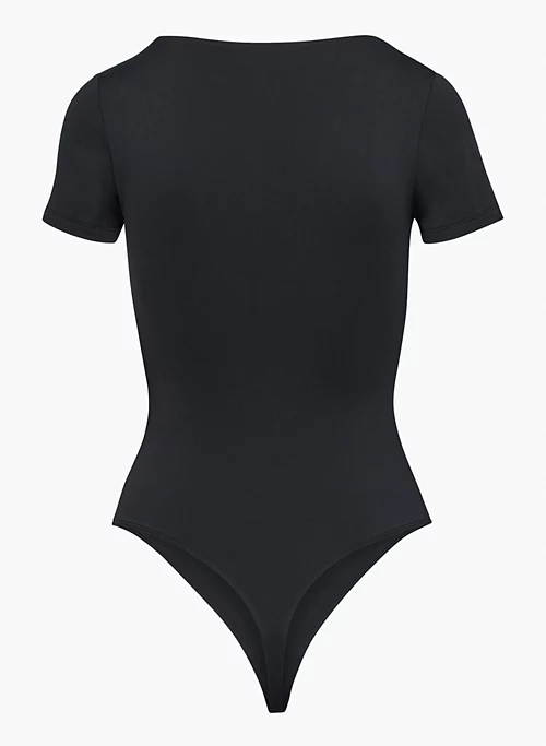 Babaton Contour V-neck Shortsleeve Bodysuit 9 Babaton Contour V-neck Shortsleeve Bodysuit - Image 7