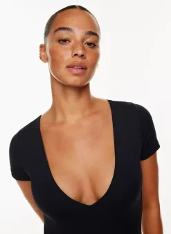 Babaton Contour V-neck Shortsleeve Bodysuit 12 Babaton Contour V-neck Shortsleeve Bodysuit -ARITZIA Shop f22 01 a01 103758 1274 on c
