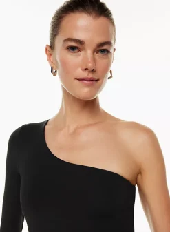 Babaton Sahal Contour Bodysuit 15 Babaton Sahal Contour Bodysuit -ARITZIA Shop f22 01 a01 104654 1274 on c