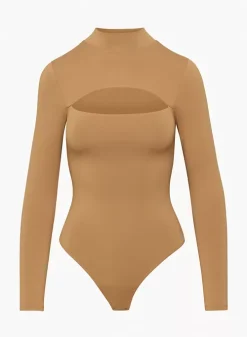Babaton Varo Contour Bodysuit 15 Babaton Varo Contour Bodysuit -ARITZIA Shop f22 01 a01 104655 4322 off a