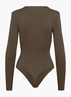 Babaton Contour Shoulder Pad Longsleeve Bodysuit 16 Babaton Contour Shoulder Pad Longsleeve Bodysuit -ARITZIA Shop f22 01 a01 105895 18891 off b