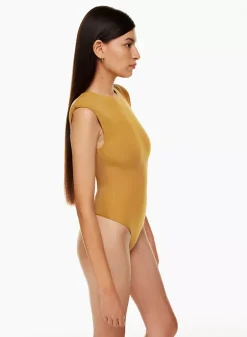 Babaton Contour Shoulder Pad Bodysuit 13 Babaton Contour Shoulder Pad Bodysuit -ARITZIA Shop f22 01 a01 81865 27376 on d