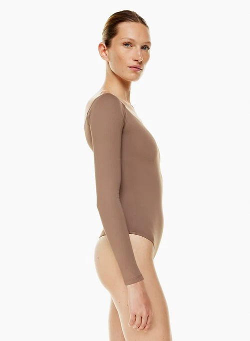 Babaton Contour Off-shoulder Longsleeve Bodysuit 7 Babaton Contour Off-shoulder Longsleeve Bodysuit - Image 5