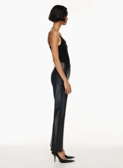 1--01 Babaton Thieffry Tank 12 1--01 Babaton Thieffry Tank -ARITZIA Shop f22 09 a01 106498 1274 on d