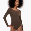 Babaton Contour Boatneck Bodysuit 1 Babaton Contour Boatneck Bodysuit -ARITZIA Shop s22 01 a01 83121 1565 on a