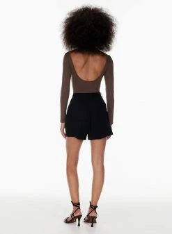 Babaton Contour Boatneck Bodysuit 14 Babaton Contour Boatneck Bodysuit -ARITZIA Shop s22 01 a01 83121 1565 on e