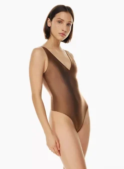Babaton Satinette V-neck Bodysuit 14 Babaton Satinette V-neck Bodysuit -ARITZIA Shop s23 01 a01 105092 23834 on d