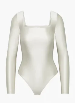 Babaton Satinette Squareneck Longsleeve Bodysuit 15 Babaton Satinette Squareneck Longsleeve Bodysuit -ARITZIA Shop s23 01 a01 105118 15104 off a