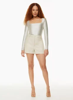 Babaton Satinette Squareneck Longsleeve Bodysuit 11 Babaton Satinette Squareneck Longsleeve Bodysuit -ARITZIA Shop s23 01 a01 105118 15104 on b