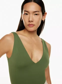 Babaton Contour V-neck Bodysuit -ARITZIA Shop s23 01 a01 106252 30175 on c