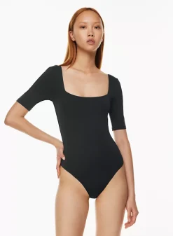 ARITZIA Shop 18 Babaton Contour Squareneck Halfsleeve Bodysuit