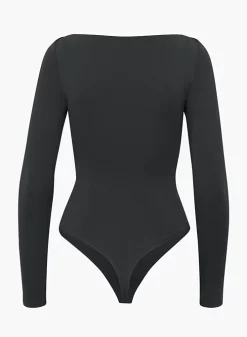 Babaton Contour Whitney Bodysuit 16 Babaton Contour Whitney Bodysuit -ARITZIA Shop s23 01 a01 106672 1274 off b