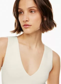 Babaton Elvira Contour Bodysuit -ARITZIA Shop s23 01 a01 107694 15104 on c