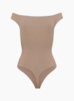 Babaton Sconce Contour Bodysuit 18 Babaton Sconce Contour Bodysuit -ARITZIA Shop s23 01 a01 107695 18914 off b