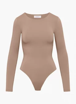 Babaton Contour Crew Longsleeve Bodysuit 17 Babaton Contour Crew Longsleeve Bodysuit -ARITZIA Shop s23 01 a01 79672 18914 off a