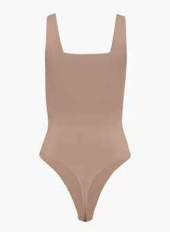 Babaton Contour Squareneck Bodysuit 18 Babaton Contour Squareneck Bodysuit -ARITZIA Shop s23 01 a28 111059 18914 off b