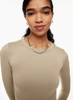 Sunday Best Sinchseamless™ Willow Longsleeve 11 Sunday Best Sinchseamless™ Willow Longsleeve -ARITZIA Shop s23 02 a01 104868 23833 on b